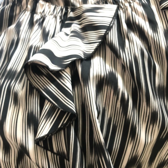 Ellen Tracy Dress Size 16  Sleeveless Black Blue Beige Sleeveless Ruffle Front - Picture 3 of 7